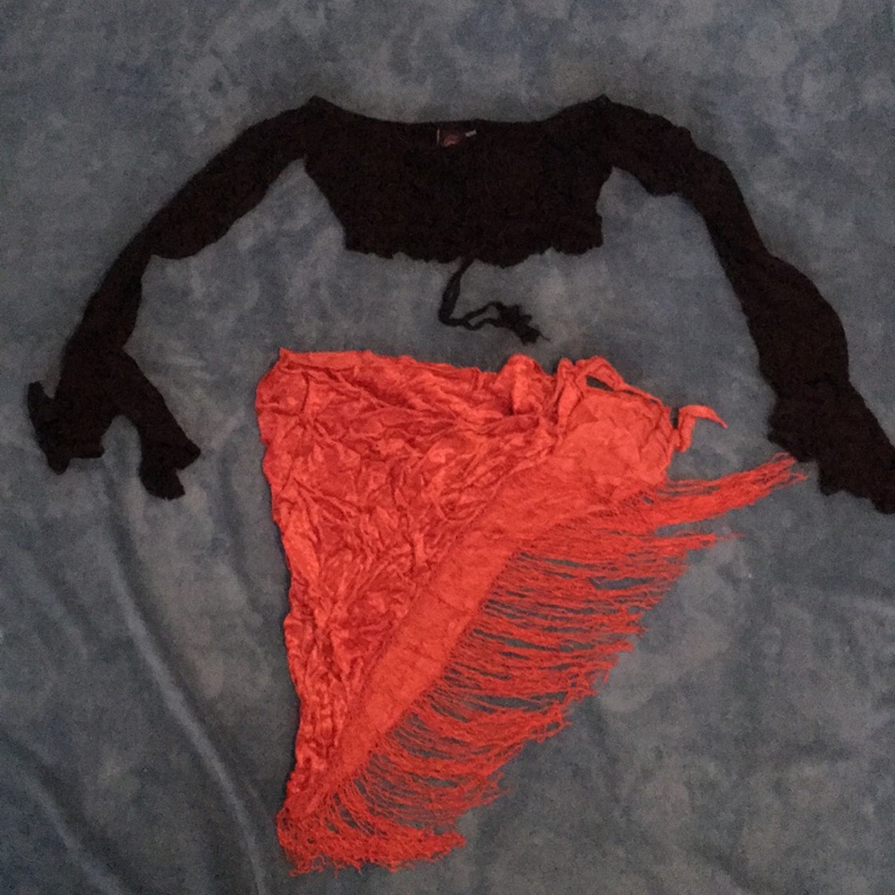 S/M top and hip scarf